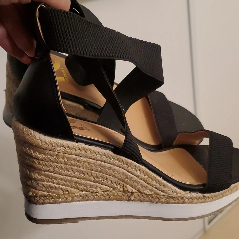 Sandals - Picture 3 of 7